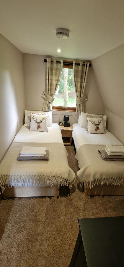 Bonnie Lodge-Lochside Location With Hot Tub Invergarry Exterior foto